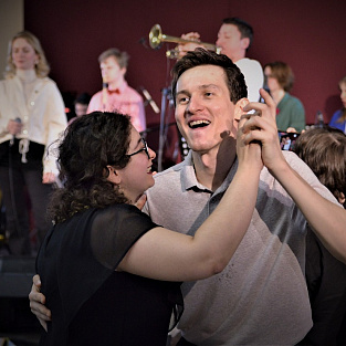 В Москве прошел благотворительный инклюзивный фестиваль «Особое детство. Jazz»